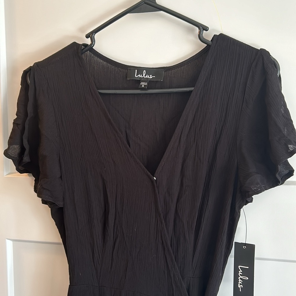 Lulu’s black wrap dress